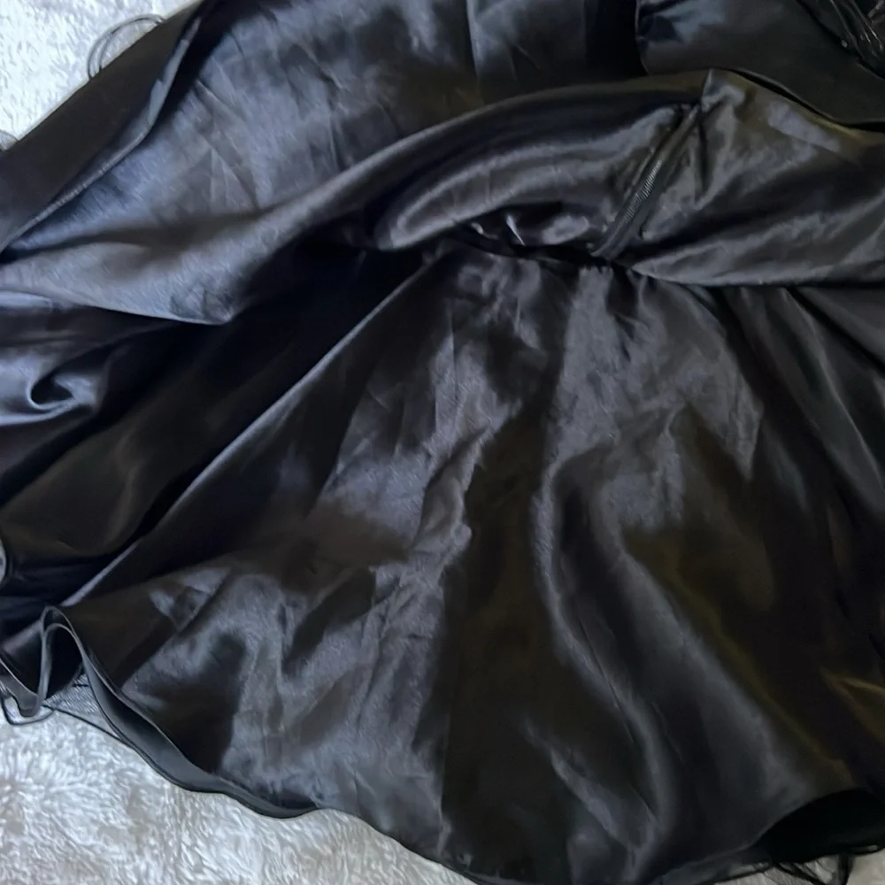 Short Black and Green Prom Dress with Elegant Design M - Picture 11 of 11